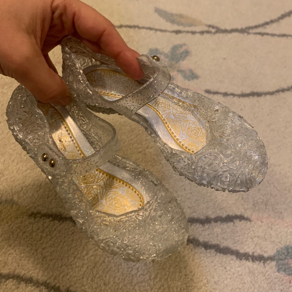 Girls sz. 8 princess clear sparkle jelly princess slippers with Velcro closure